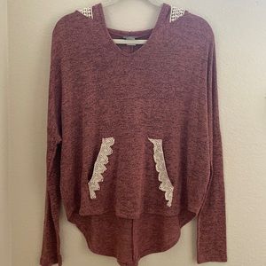 Lightweight hooded pullover